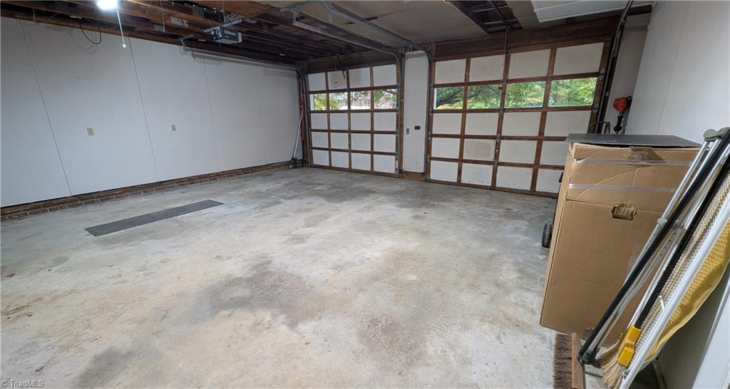 222 Shallowbrook Drive Property Photo 27