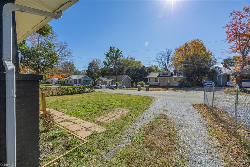 812 Ashdol Street Property Photo 3