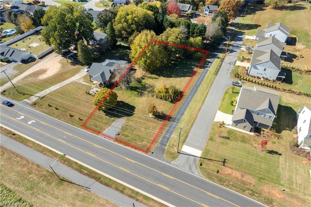610 Meadowlark Drive Property Photo 4