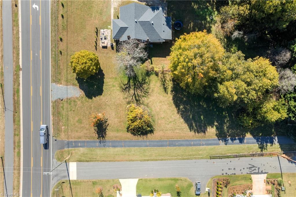 610 Meadowlark Drive Property Photo 10