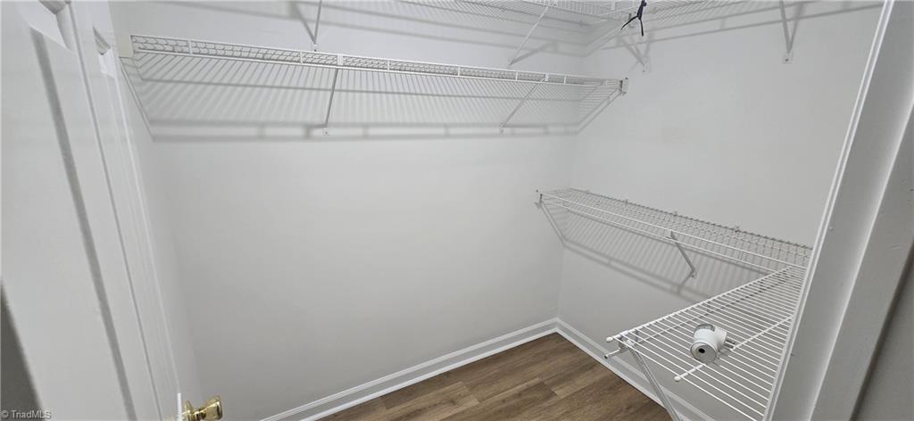 2933 Deerbrook Court Property Photo 17