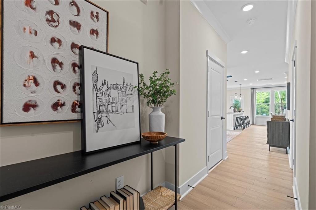 1289 Hammond Drive Property Photo 3