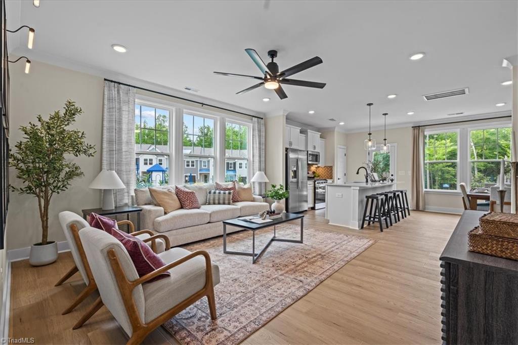 1289 Hammond Drive Property Photo 4