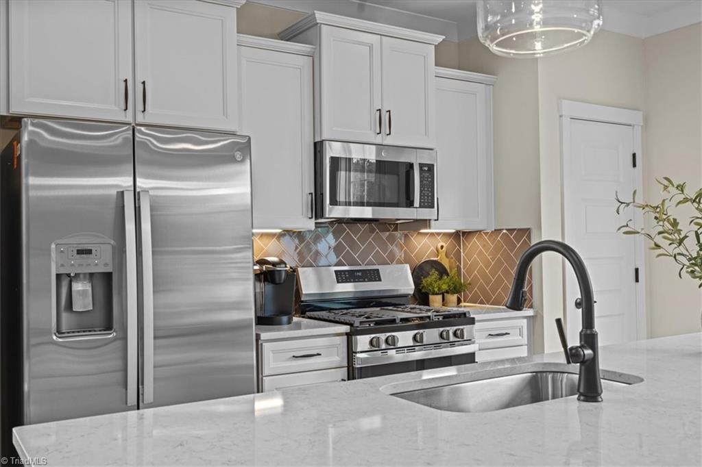 1289 Hammond Drive Property Photo 5