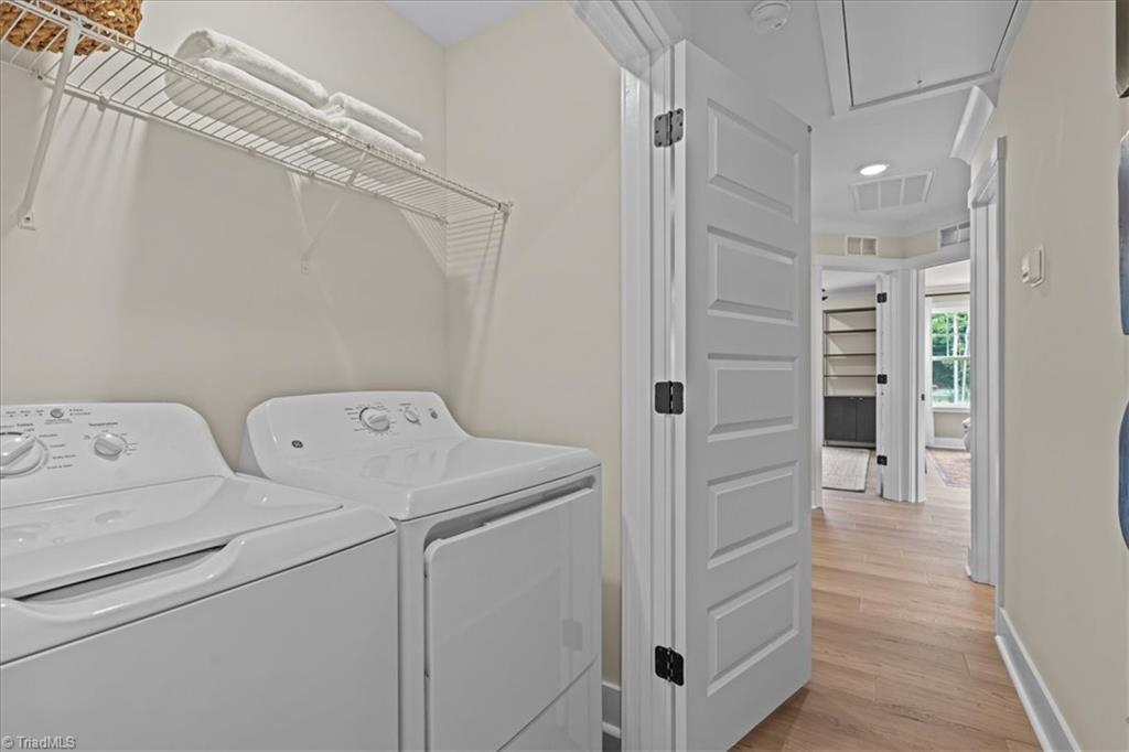 1289 Hammond Drive Property Photo 9