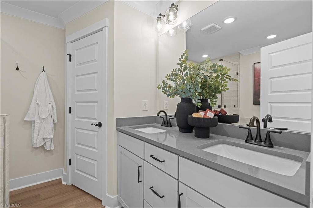 1289 Hammond Drive Property Photo 12