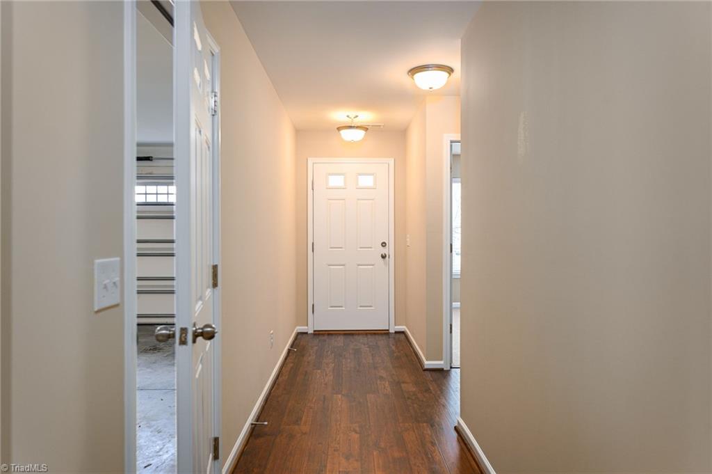 5519 Misty Hill Circle Property Photo 3