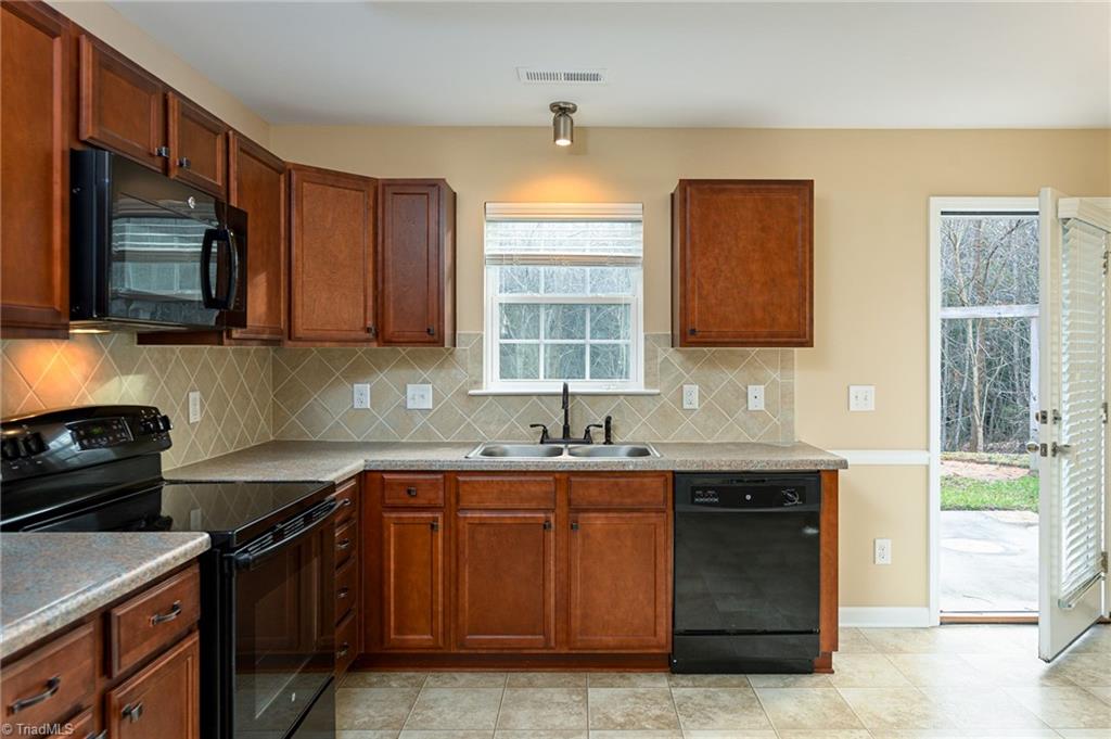 5519 Misty Hill Circle Property Photo 10