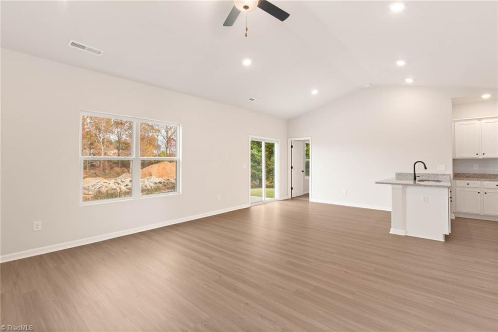251 Macintosh Drive Property Photo 6