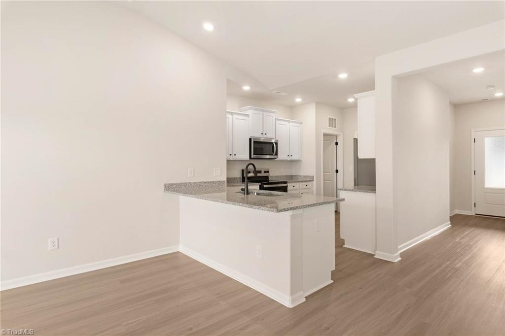 251 Macintosh Drive Property Photo 7