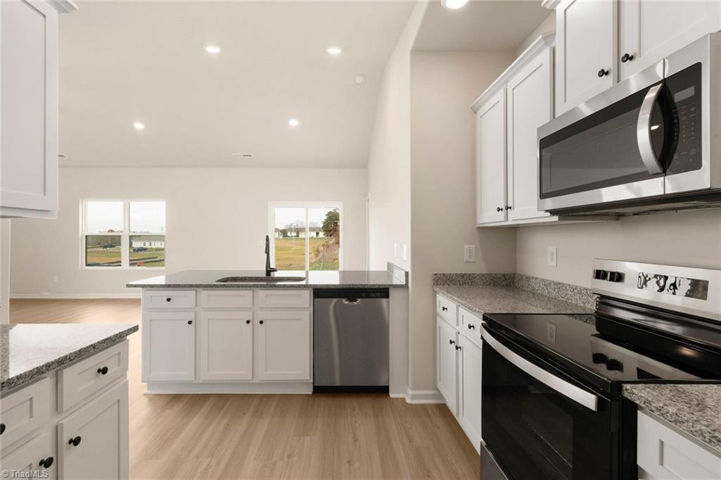 251 Macintosh Drive Property Photo 11