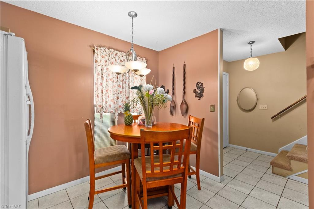 3753 Heathrow Drive Property Photo 5
