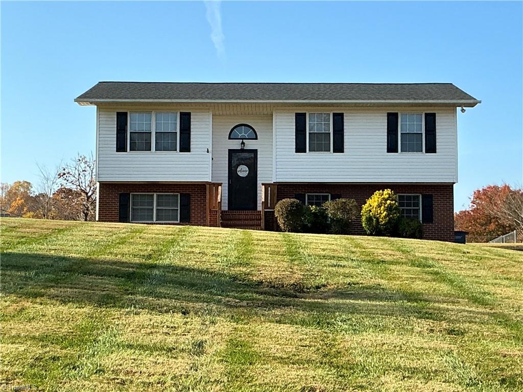 1129 Kentland Drive Property Photo 1