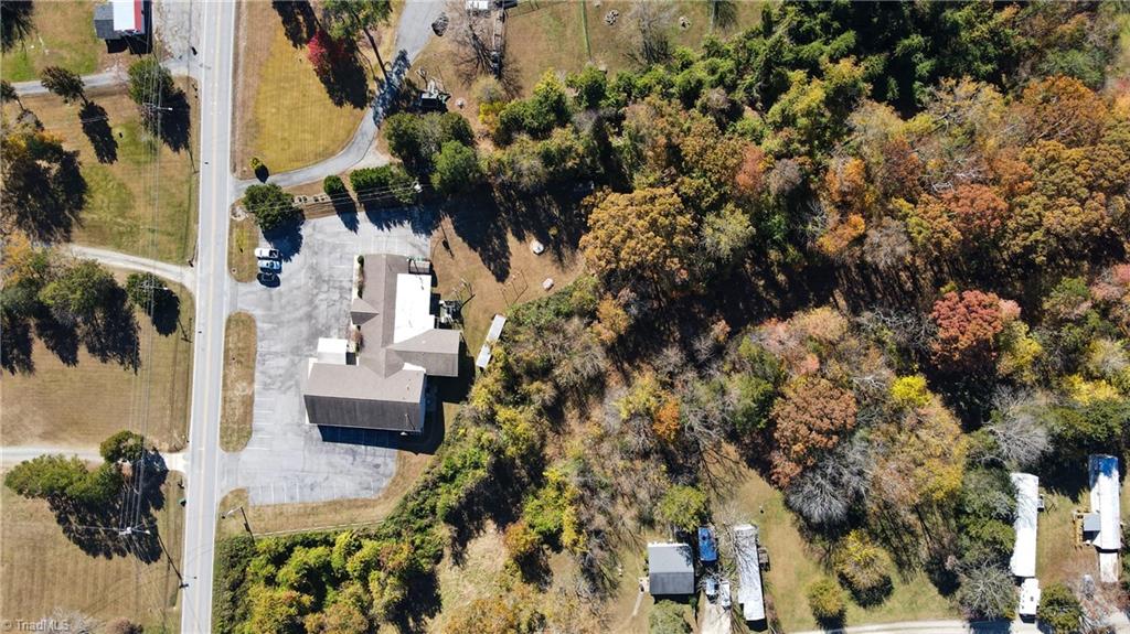 5043 Meadowbrook Drive Property Photo 6