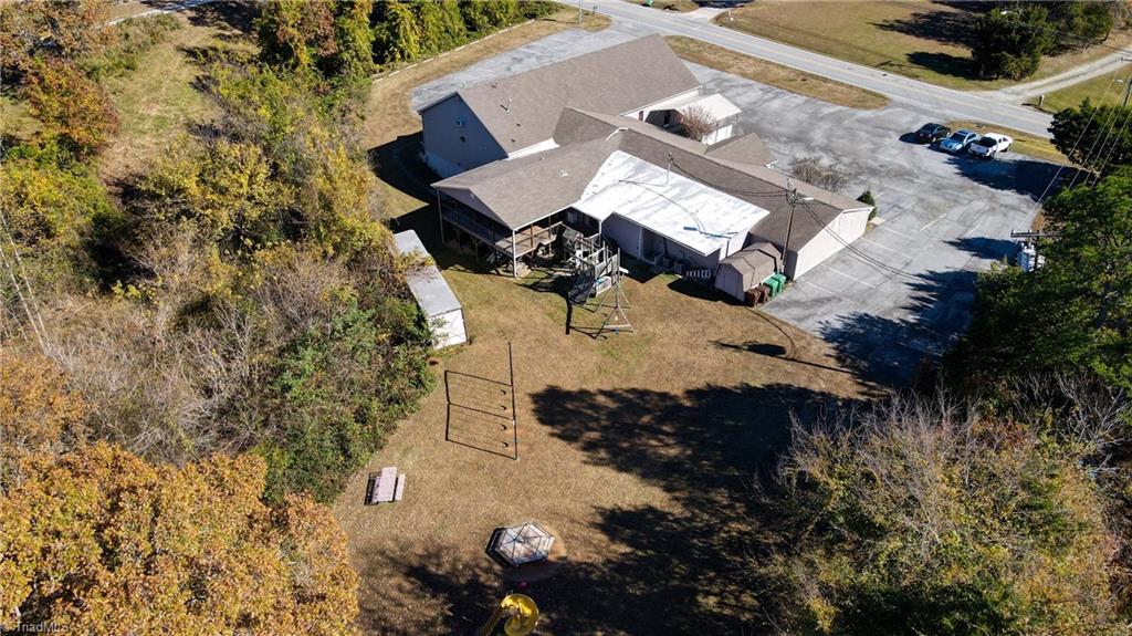 5043 Meadowbrook Drive Property Photo 10