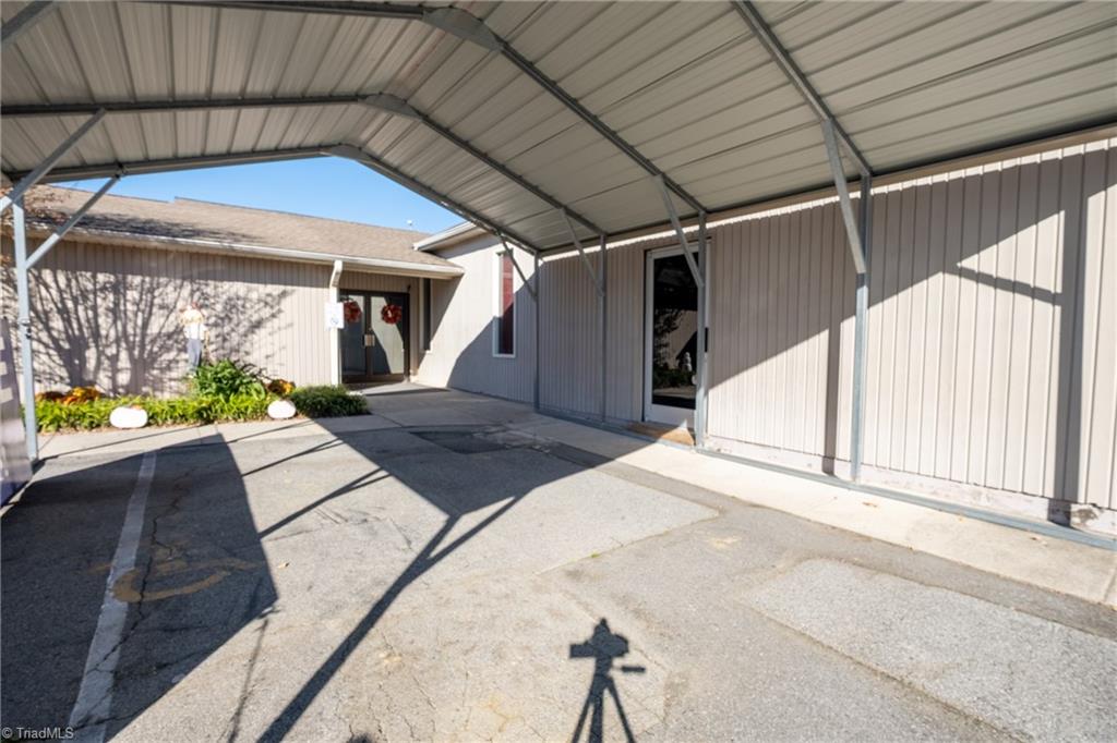 5043 Meadowbrook Drive Property Photo 14
