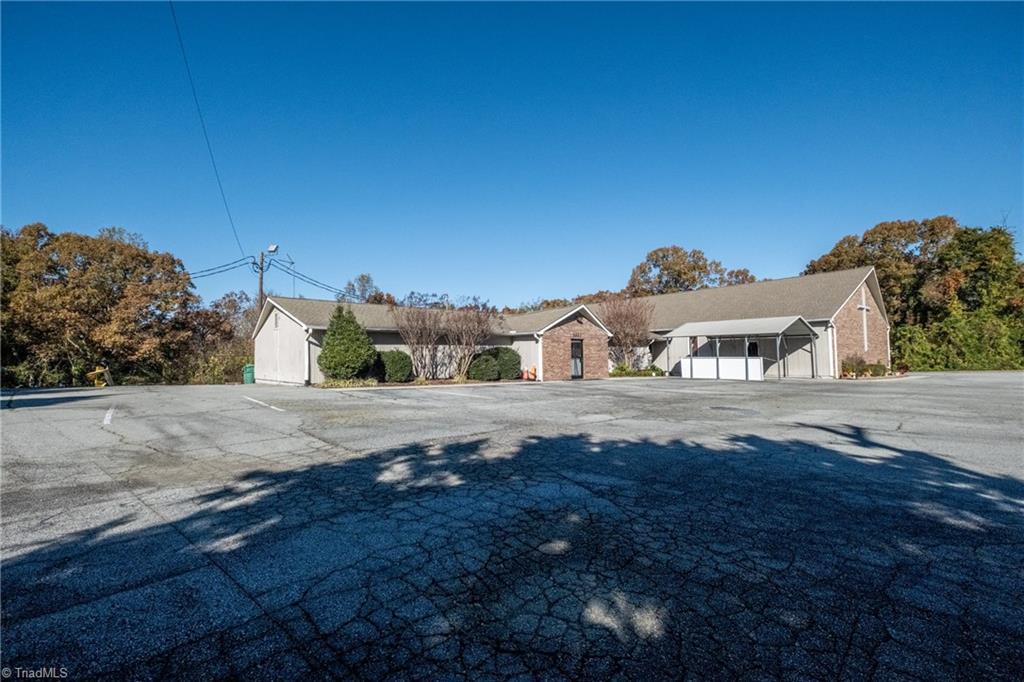5043 Meadowbrook Drive Property Photo 34