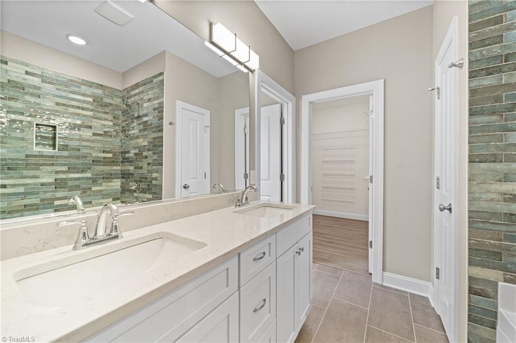 1885 Paragon Drive Property Photo 16