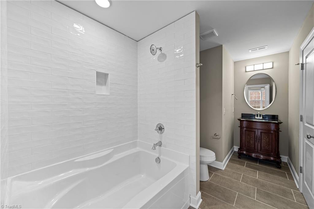 1885 Paragon Drive Property Photo 22