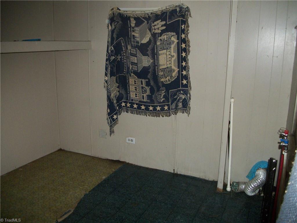 737 Summit Loop Property Photo 5