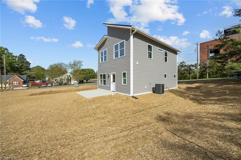 207 E Parker Street Property Photo 9