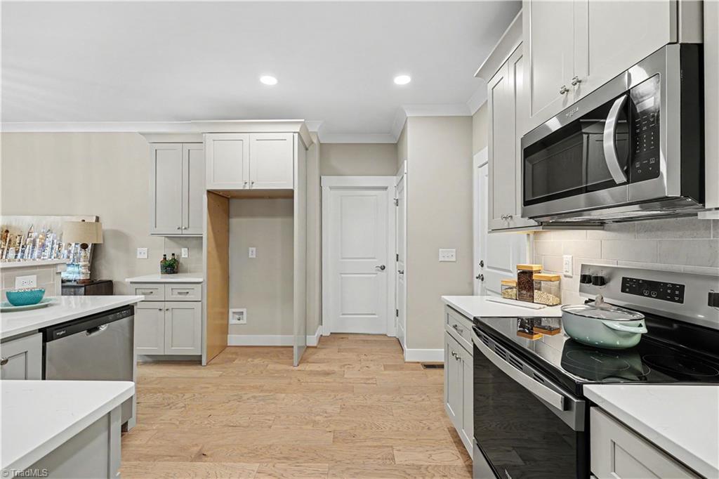 7609 Sir William Drive Property Photo 10