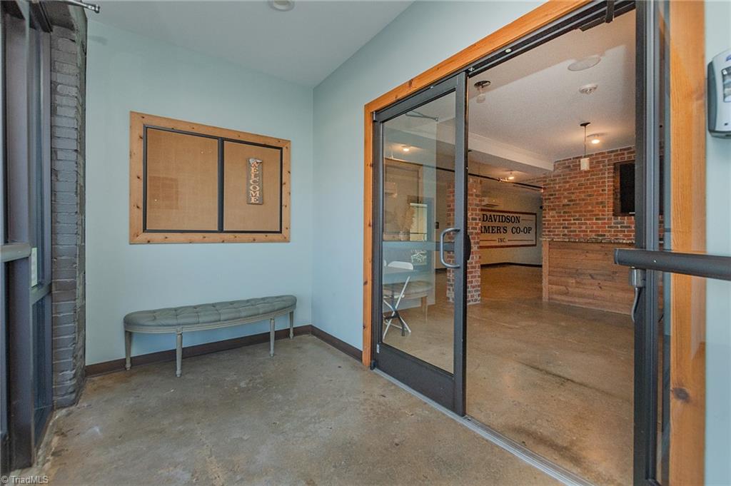 30 E 1st Street Property Photo 4