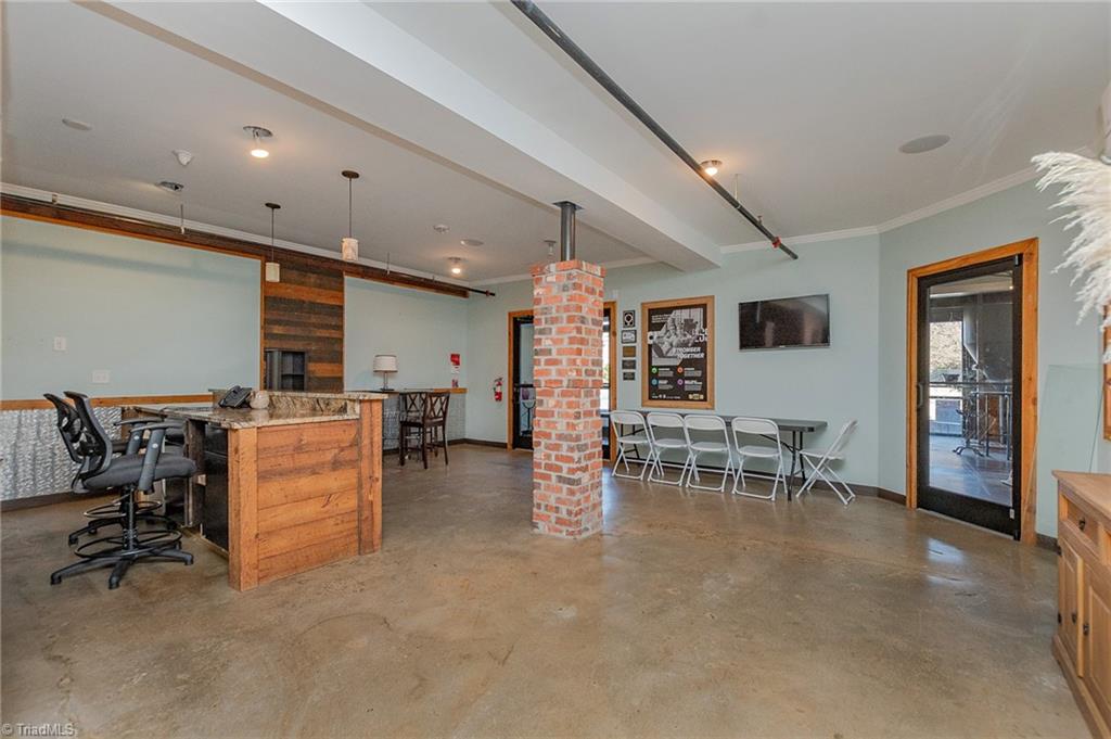30 E 1st Street Property Photo 7