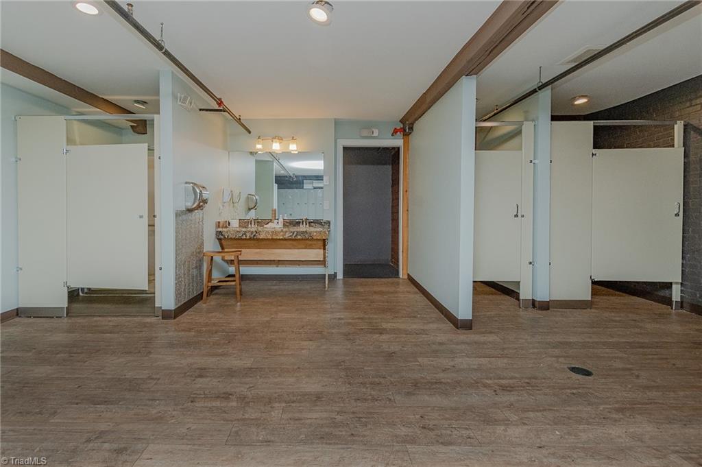 30 E 1st Street Property Photo 45