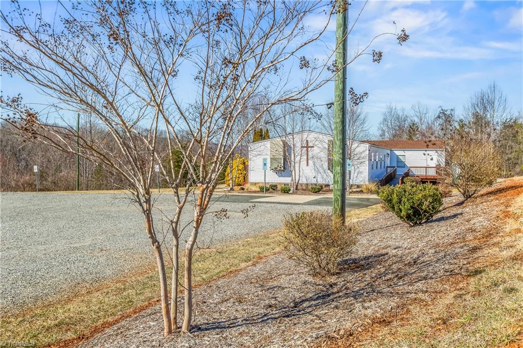 1255 Mountain View Road Property Photo 5