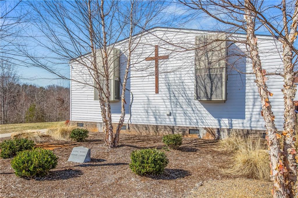 1255 Mountain View Road Property Photo 7