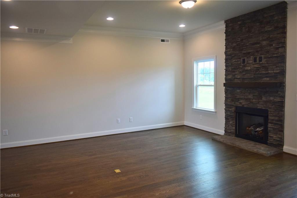 8116 Simon Drive Property Photo 6
