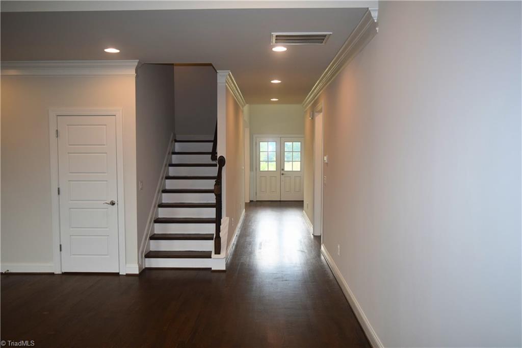 8116 Simon Drive Property Photo 7
