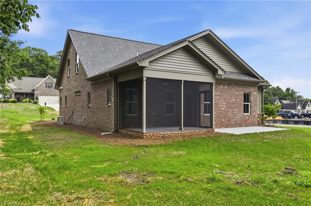 124 Shady Brook Lane Property Photo 35