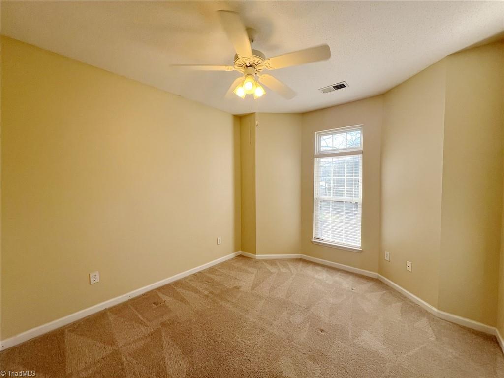 3001 Greystone Point # F Property Photo 8
