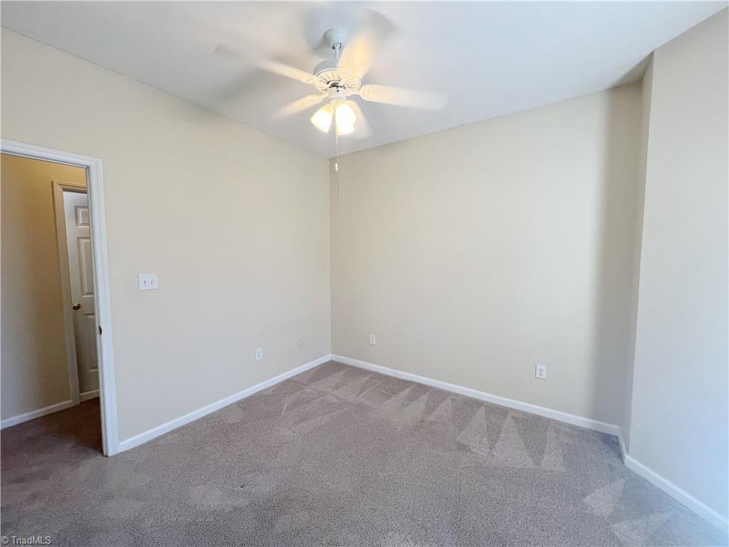 3001 Greystone Point # F Property Photo 9