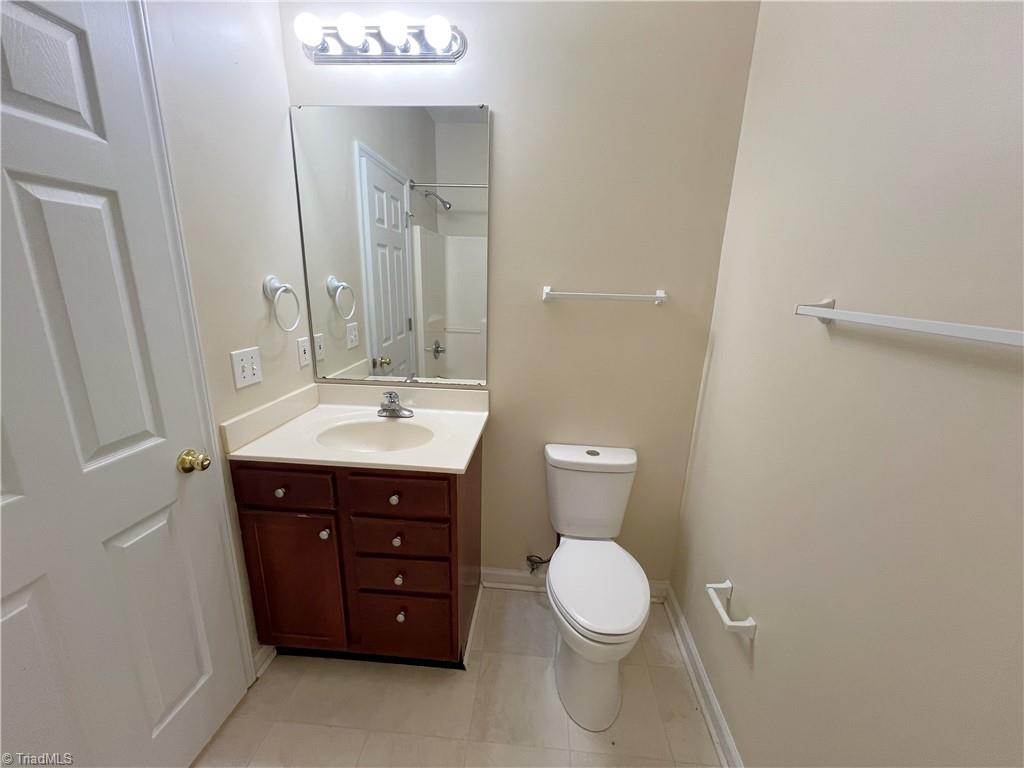 3001 Greystone Point # F Property Photo 12