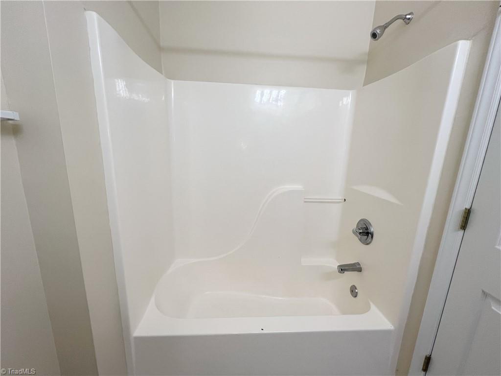 3001 Greystone Point # F Property Photo 13