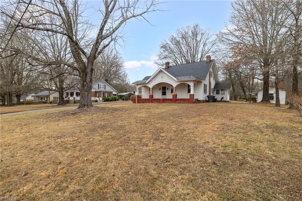 1820 South Park Drive Property Photo 4