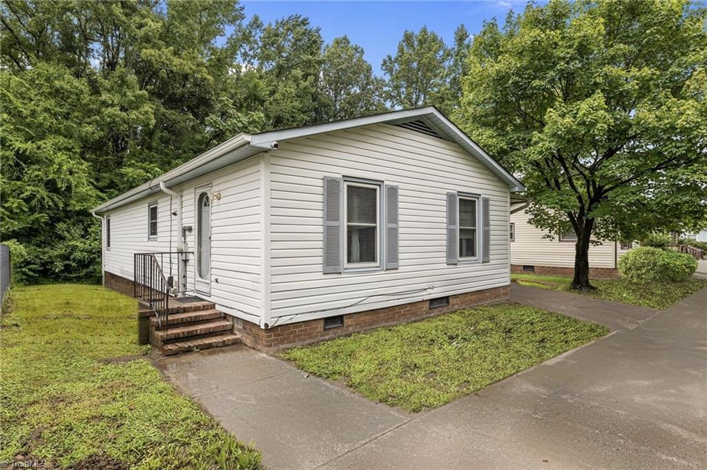 2036 Willow Road Property Photo 1