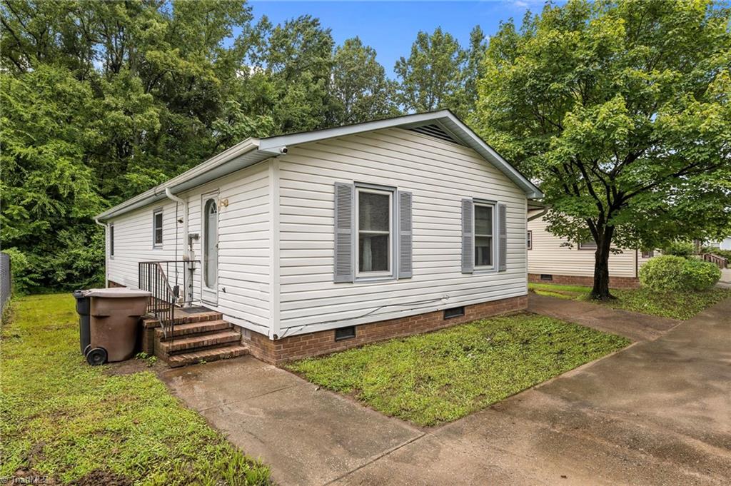 2036 Willow Road Property Photo 2