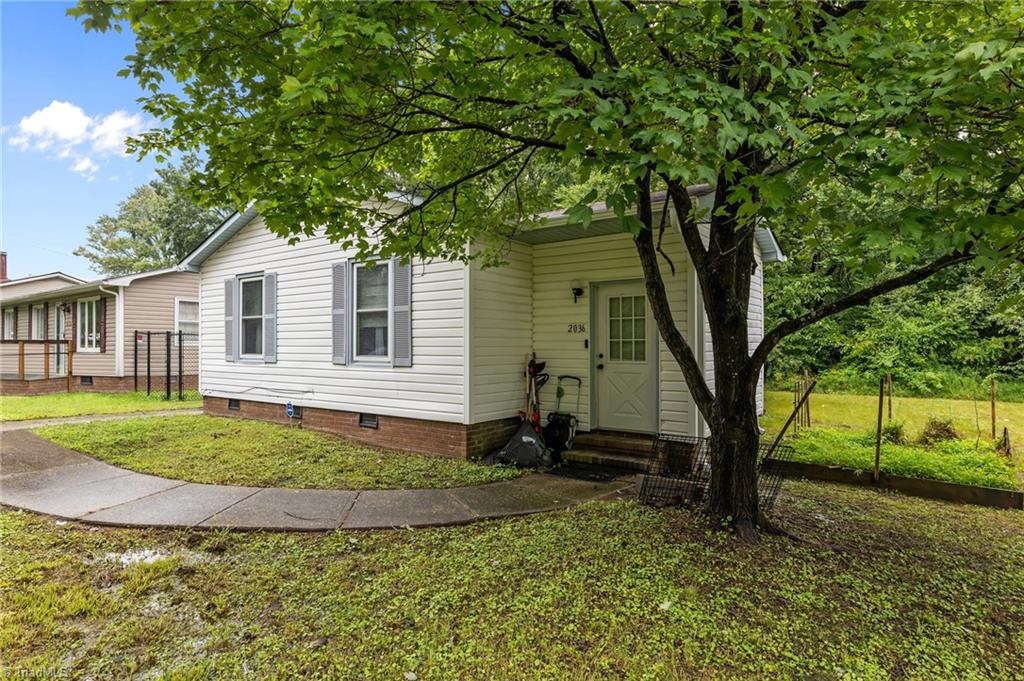 2036 Willow Road Property Photo 6