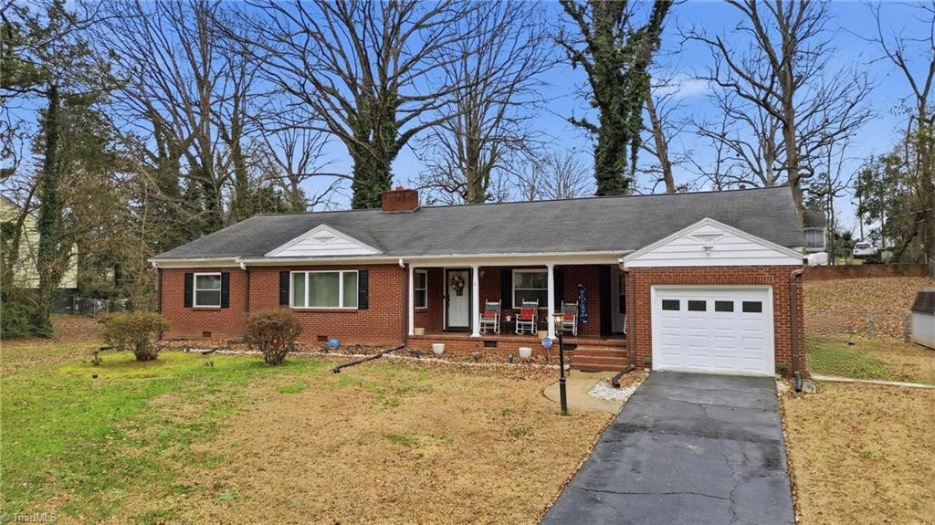 422 Woodsway Drive Property Photo 1