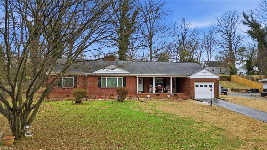 422 Woodsway Drive Property Photo 2