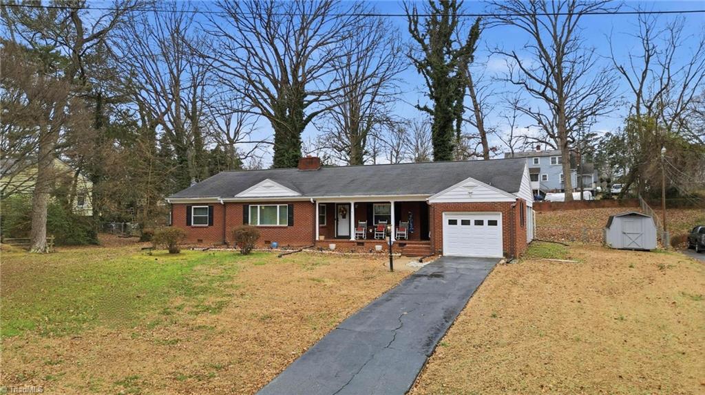 422 Woodsway Drive Property Photo 3