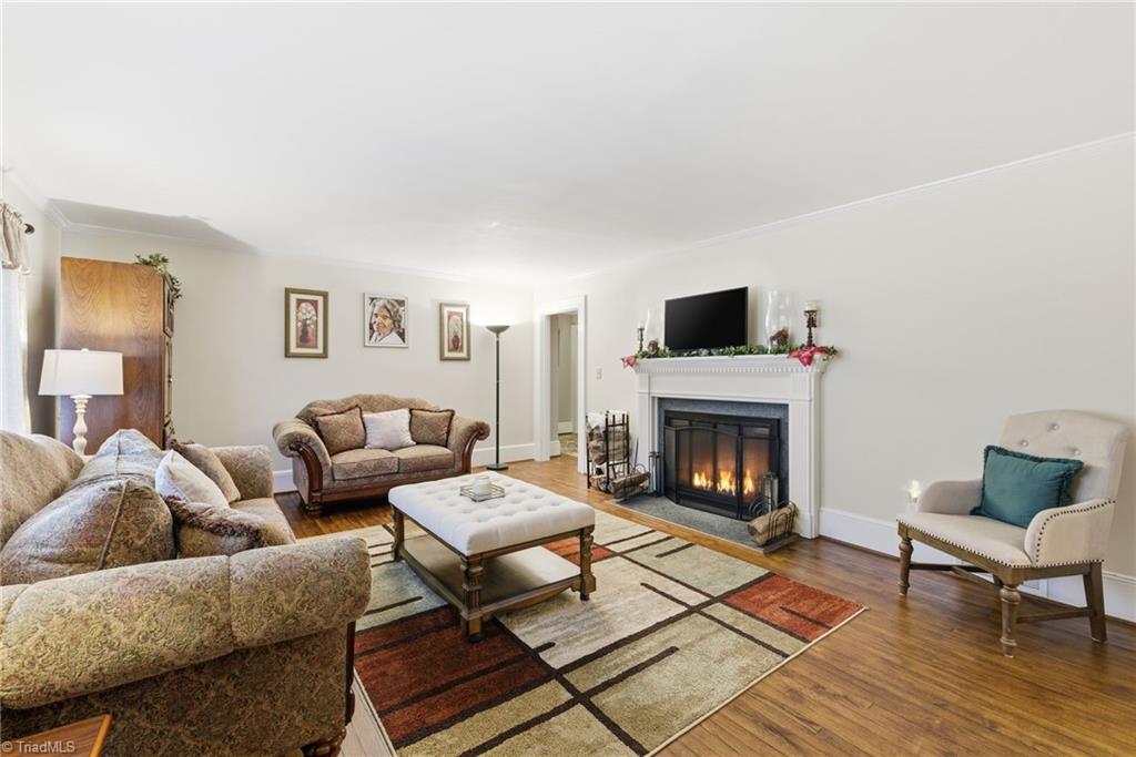 422 Woodsway Drive Property Photo 14
