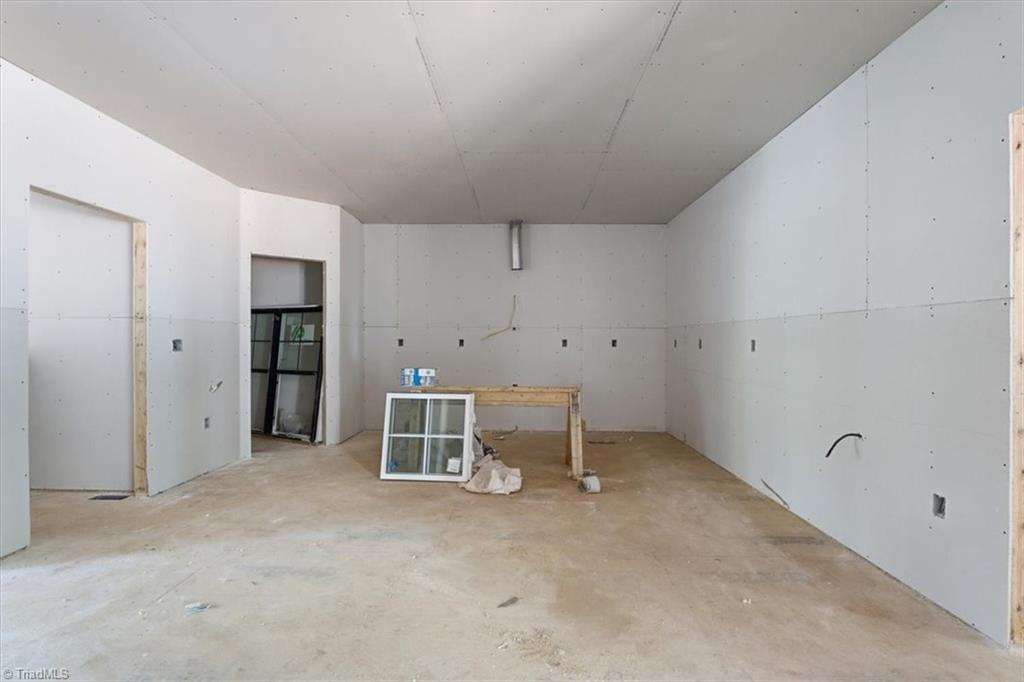 278 Westminster Court Property Photo 23