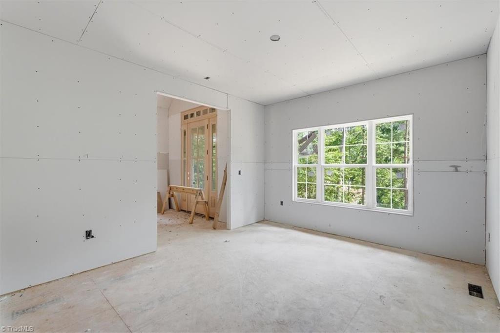 278 Westminster Court Property Photo 27