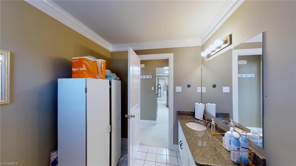 4217 Meadowbrook View Road Property Photo 9