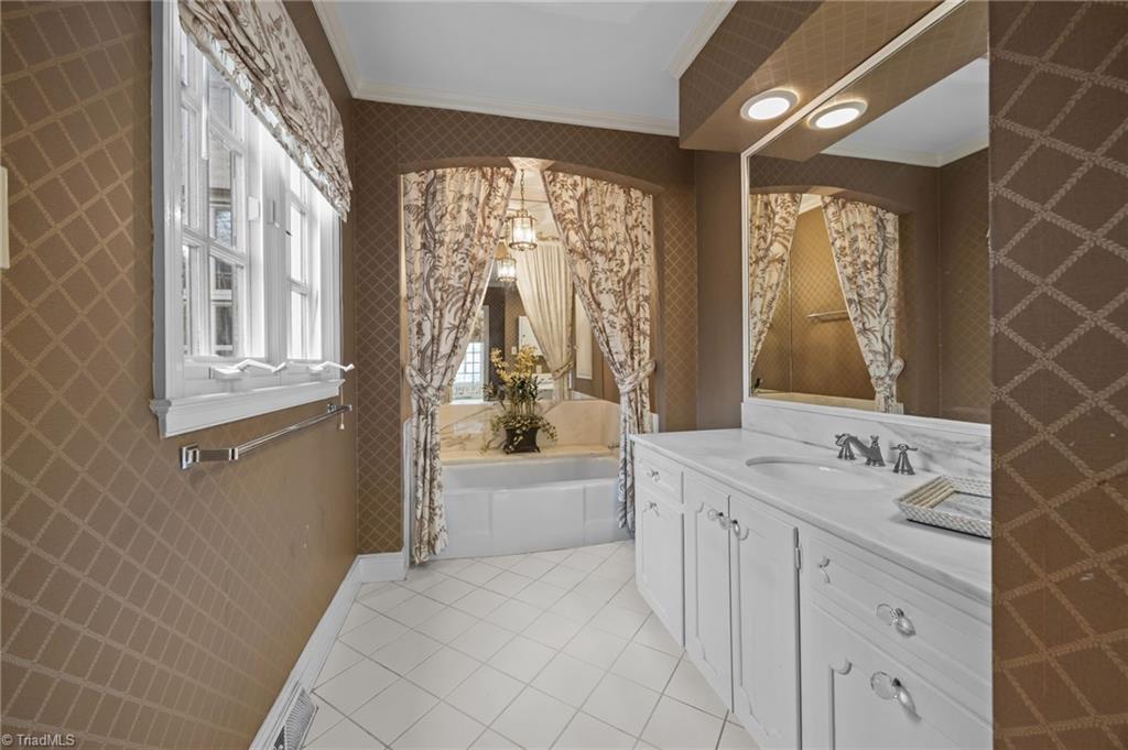 3025 N Fairway Drive Property Photo 10